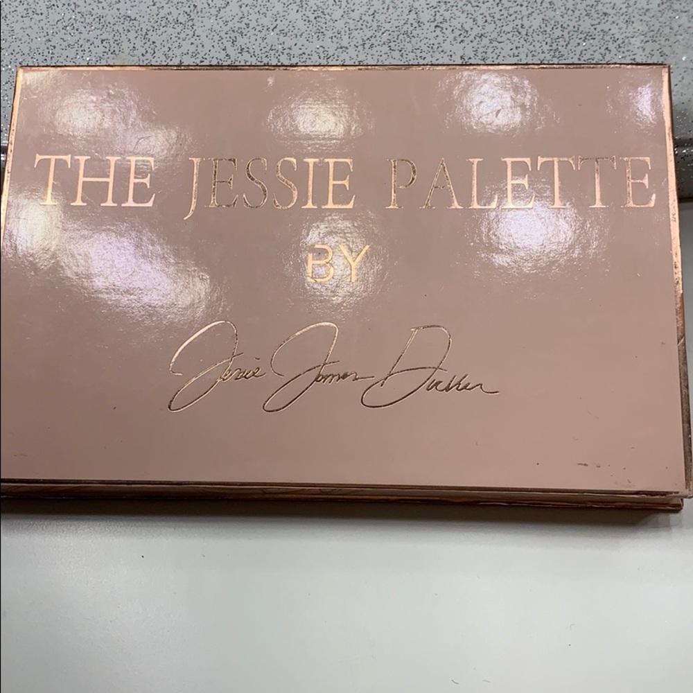 Jessie James Decker Palette